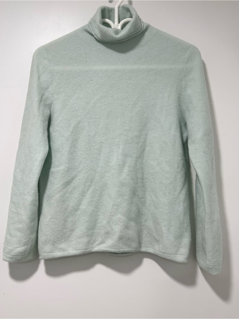 100% Wool seamless Light Mint Turtleneck Sweater
